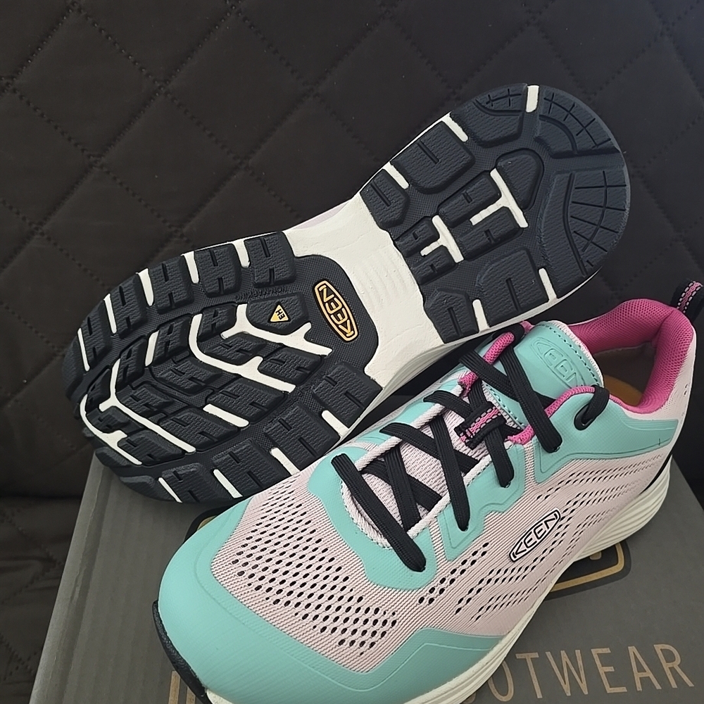 Keen Women's Sparta 2 Turquoise and Pink Aluminum Toe Shoes 8 NWT - Picture 3 of 7